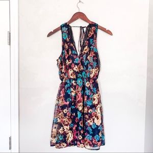 Forever 21 Floral Deep V Mini Dress Size Small